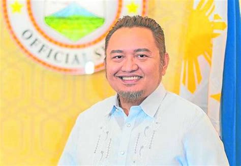 Graft raps filed vs Albay governor, mayor.